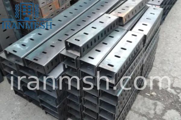 والپست گالوانیزه یا سیاه بهتر است